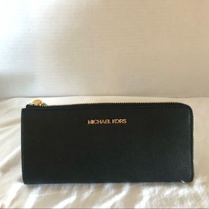 Michael Kors Jet Set Quarter-Zip Wallet